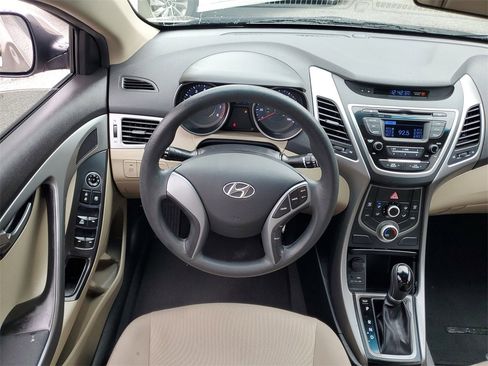 Used 2016 Hyundai Elantra SE image 16