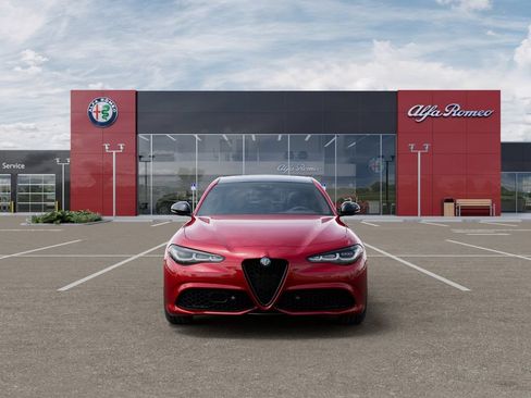 New 2025 Alfa Romeo Giulia AWD w/ Driving Assist Package image 7