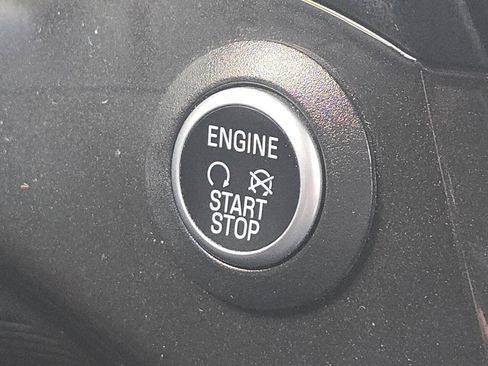 Used 2017 Ford Escape Titanium image 30