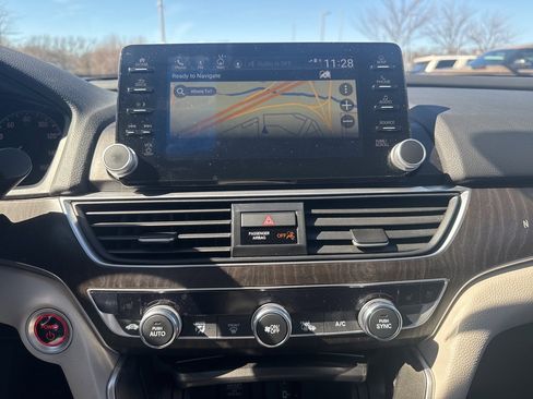 Used 2020 Honda Accord Touring image 10