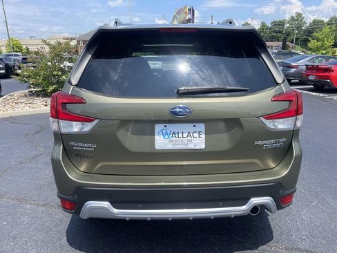Certified 2022 Subaru Forester Touring AWD/4WD image 5