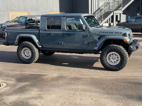 New 2025 Jeep Gladiator Sport image 12