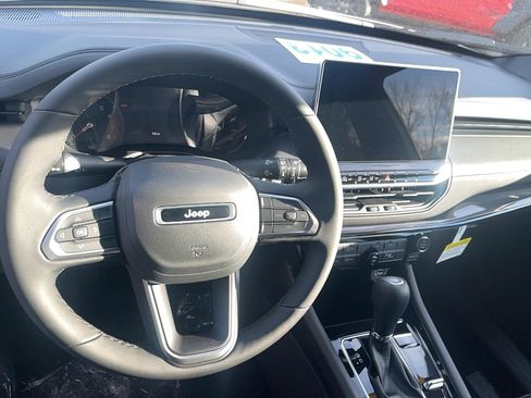 New 2026 Jeep Compass Latitude image 12