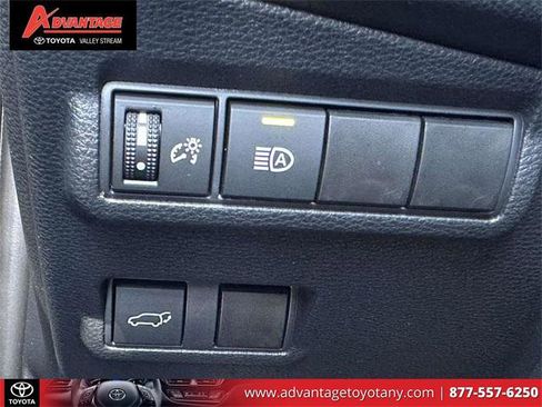 Certified 2024 Toyota Corolla Cross XLE image 24