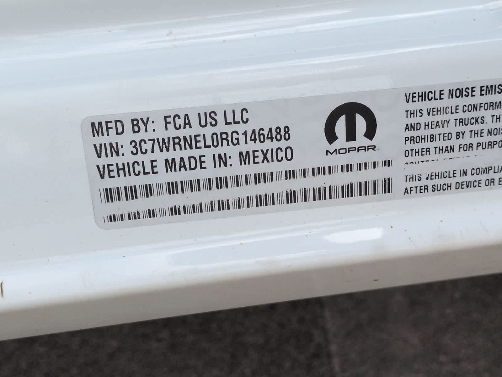 Used 2024 RAM 5500 Tradesman w/ Chrome Appearance Group AWD/4WD image 37