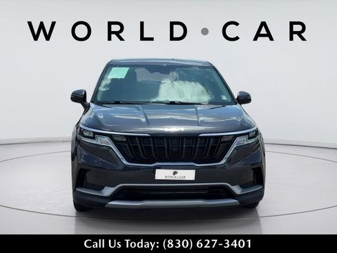 Used 2023 Kia Carnival LX FWD image 16