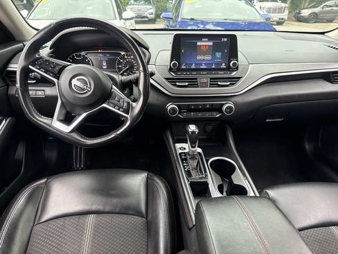 Used 2024 Nissan Altima 2.5 SR FWD image 16