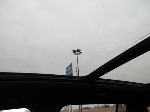 New 2026 Chevrolet Traverse LT w/ Sun and Wheel Package image 32