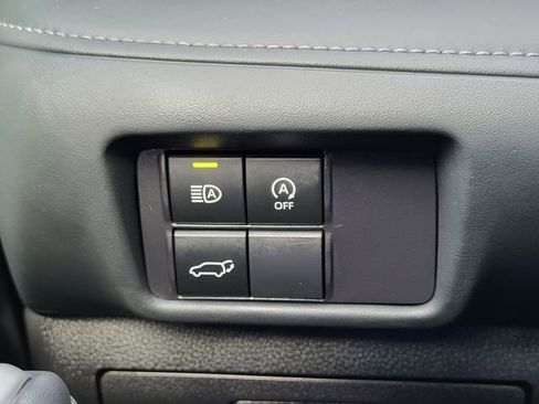 Used 2025 Toyota Highlander XLE image 20