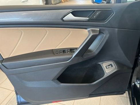 Used 2024 Volkswagen Tiguan SE AWD/4WD image 11