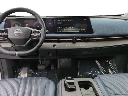 Used 2023 Nissan Ariya AWD/4WD image 11