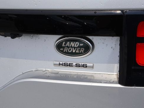 Used 2018 Land Rover Discovery HSE AWD/4WD image 8