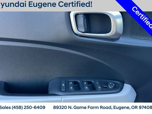 Used 2025 Hyundai Venue SEL FWD image 13