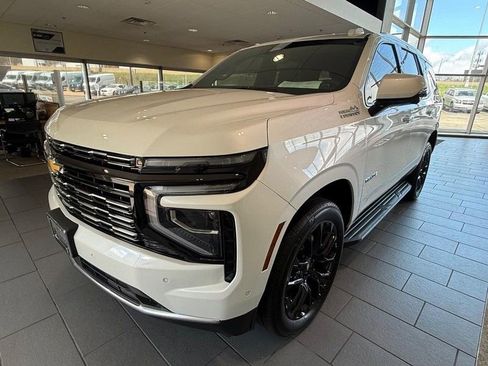Used 2025 Chevrolet Tahoe High Country w/ Sun And Tow Package image 7