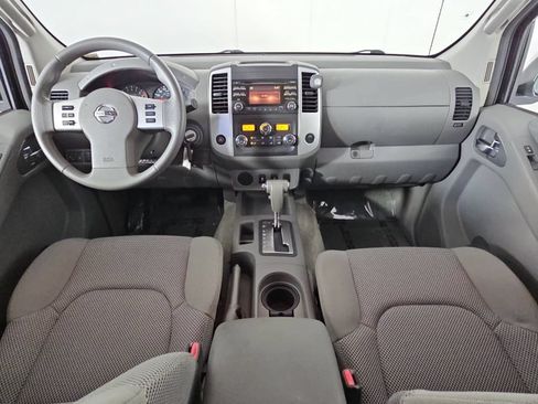Used 2013 Nissan Frontier SV w/ SV Value Truck Pkg RWD image 10
