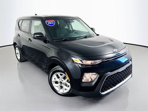 Used 2021 Kia Soul S image 2