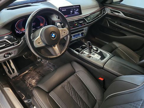 Used 2022 BMW 750Li xDrive AWD/4WD image 24
