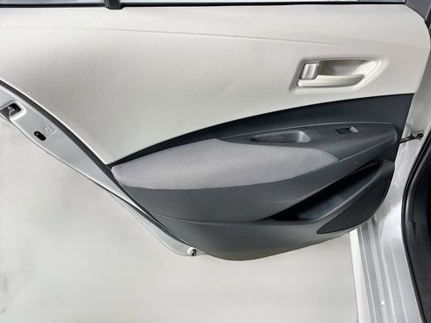 Used 2022 Toyota Corolla LE image 25