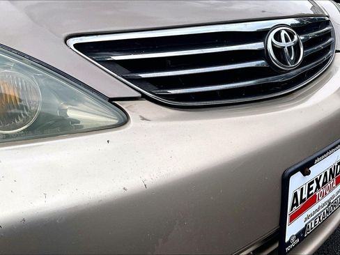 Used 2005 Toyota Camry LE FWD image 26
