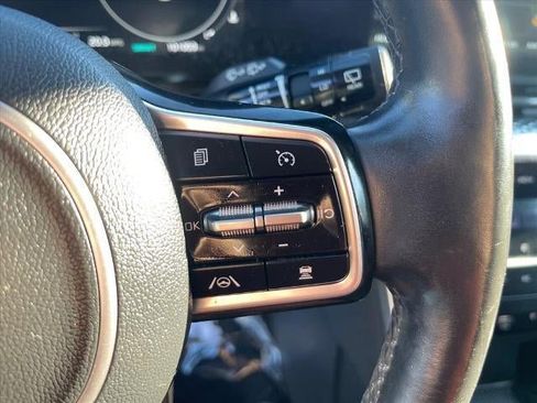 Used 2022 Kia Carnival SX Prestige image 10