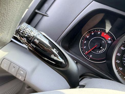 Certified 2023 Hyundai Elantra SE w/ Preferred Accessory Package FWD image 34