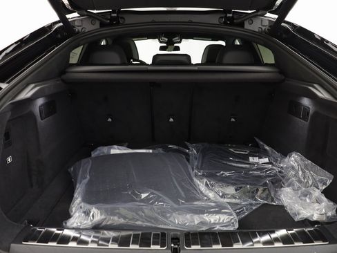 New 2026 BMW X6 xDrive40i w/ Climate Comfort Package image 17