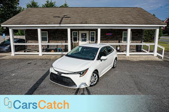 Used 2020 Toyota Corolla LE FWD image 2