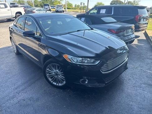 Used 2016 Ford Fusion SE w/ Equipment Group 202A FWD image 6