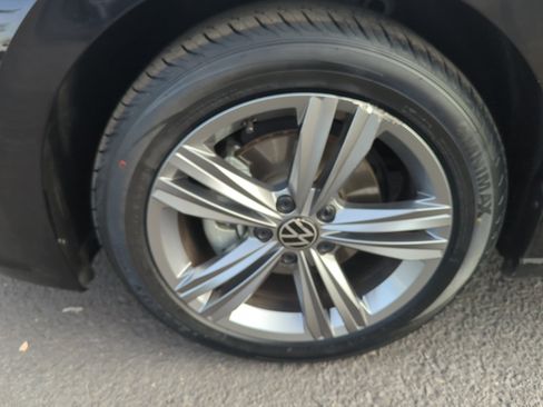 Certified 2024 Volkswagen Jetta SE image 25