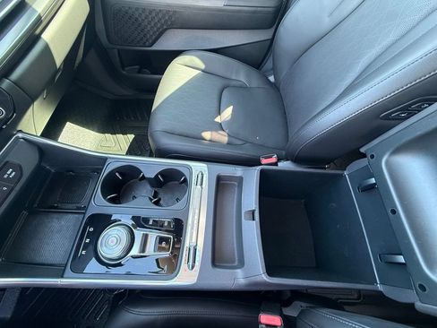 Used 2025 Kia Carnival SX FWD image 15