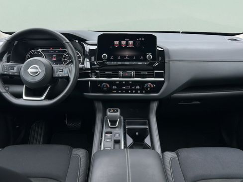Used 2025 Nissan Pathfinder SV w/ SV Premium Package FWD image 18