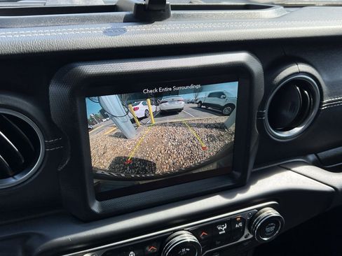 Used 2022 Jeep Wrangler Unlimited Sahara w/ Cold Weather Group image 16