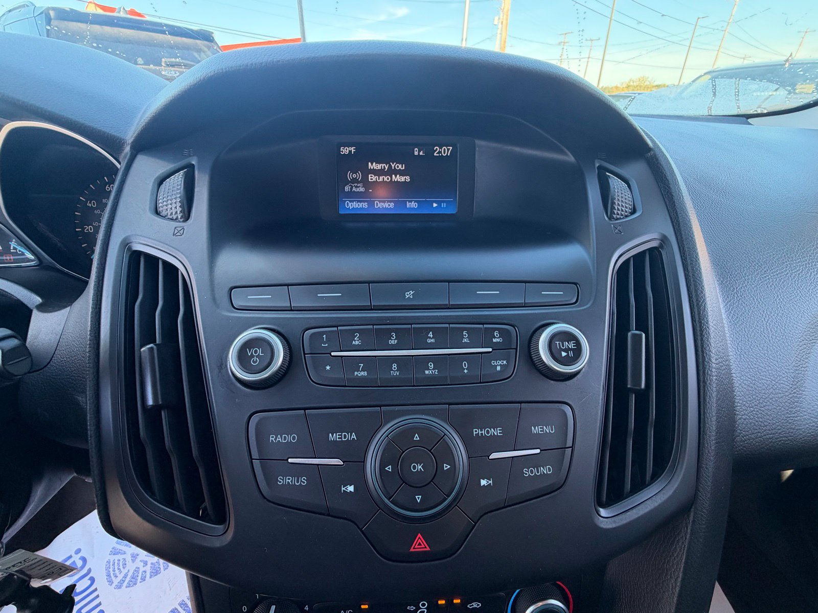 Used 2018 Ford Focus SE FWD image 13