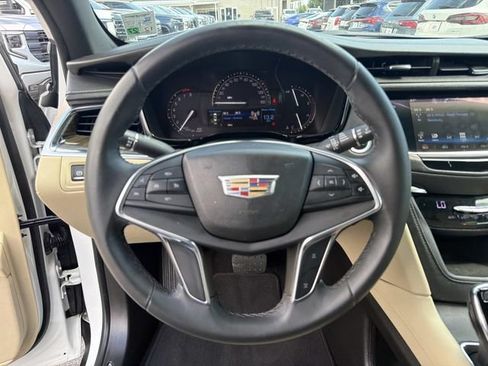 Used 2017 Cadillac XT5 FWD image 27