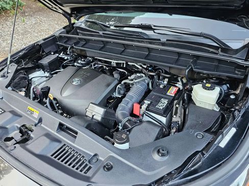 Used 2021 Toyota Highlander XLE image 52