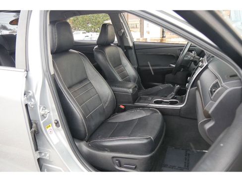 Used 2015 Toyota Camry XLE image 14