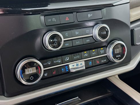 Used 2024 Ford Expedition Max Limited image 24