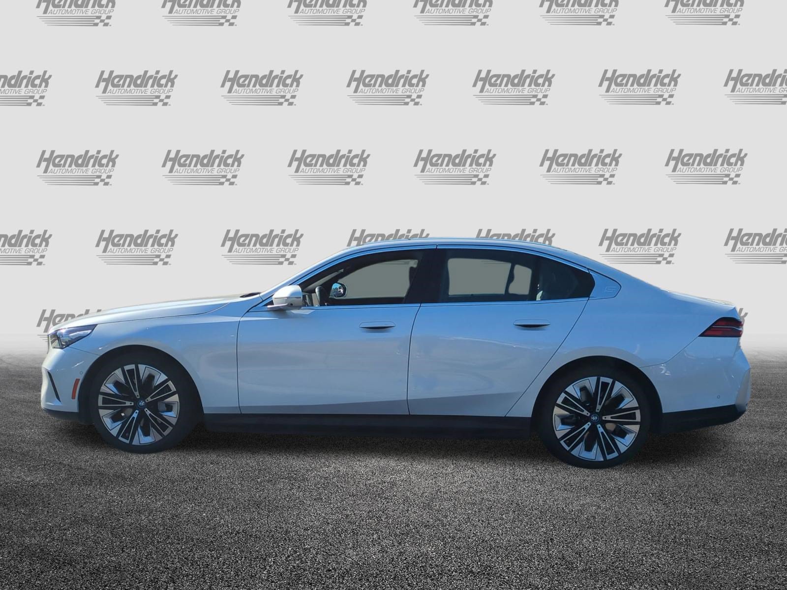 Used 2024 BMW i5 eDrive40i w/ Executive Package RWD image 7