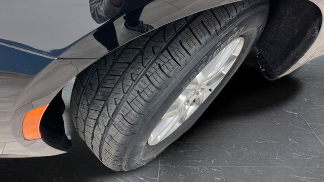 Used 2024 Chrysler Pacifica Touring-L FWD image 37