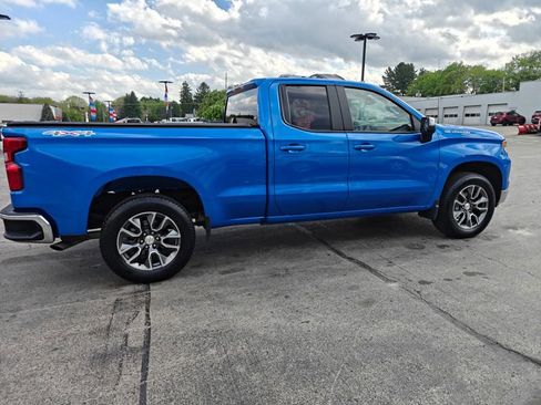 Used 2025 Chevrolet Silverado 1500 LT AWD/4WD image 4