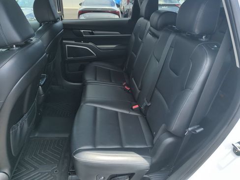 Used 2022 Kia Telluride LX FWD image 28