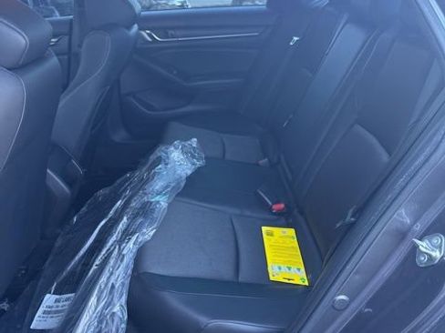 Used 2018 Honda Accord Sport image 7