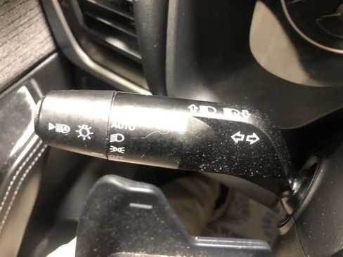 Used 2023 Nissan Rogue SV image 22