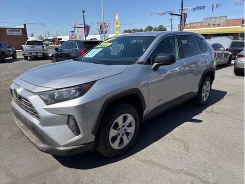 Used 2022 Toyota RAV4 LE FWD image 11