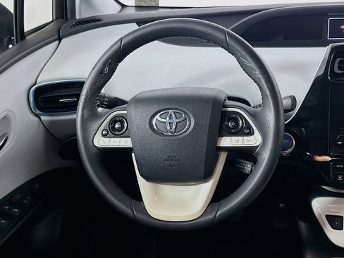 Used 2018 Toyota Prius Three w/ Advanced Technology Package image 18