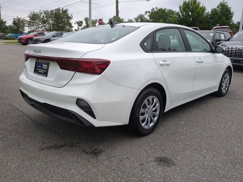 Used 2024 Kia Forte LX FWD image 5