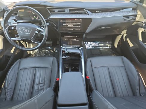 Used 2021 Audi e-tron Premium w/ Towing Package AWD/4WD image 9