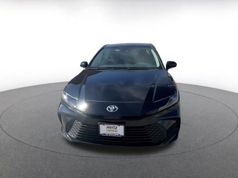 Used 2025 Toyota Camry LE image 4