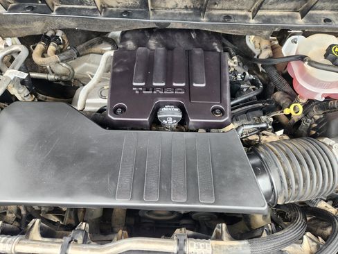 Used 2023 Chevrolet Silverado 1500 Custom AWD/4WD image 31