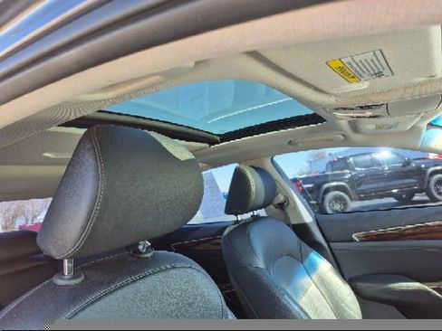 Used 2017 Kia Cadenza Technology image 13